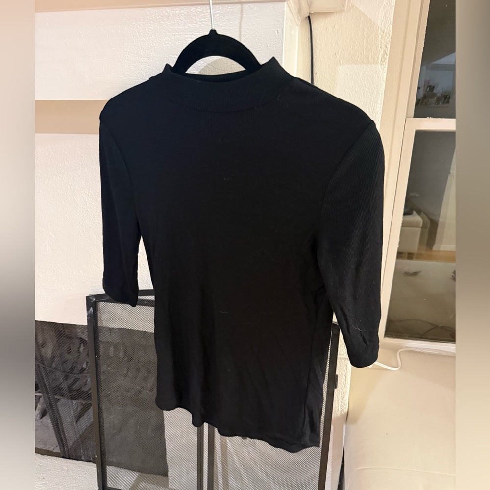 GAP Black Short Sleeve Women's Tee